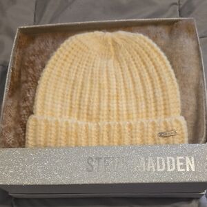 Steve Madden Soft Cream Knit Hat